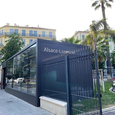 3 Pieces Proche Du Negresco 아파트