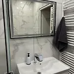 3 Pieces Proche Du Negresco *